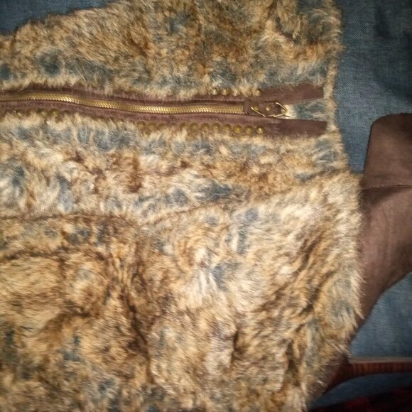 " FURRY INTENTIONS " Sleek Pointed Toe and Classic Stiletto Heel ( BRAND NEW !!! - Picture 2 of 3